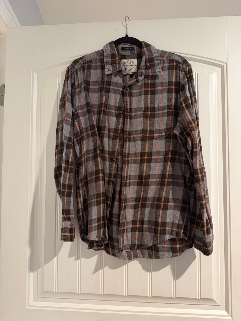 St. John’s Bay Men's Brown and Gray Plaid Button-Down Shirt MEDIUM
